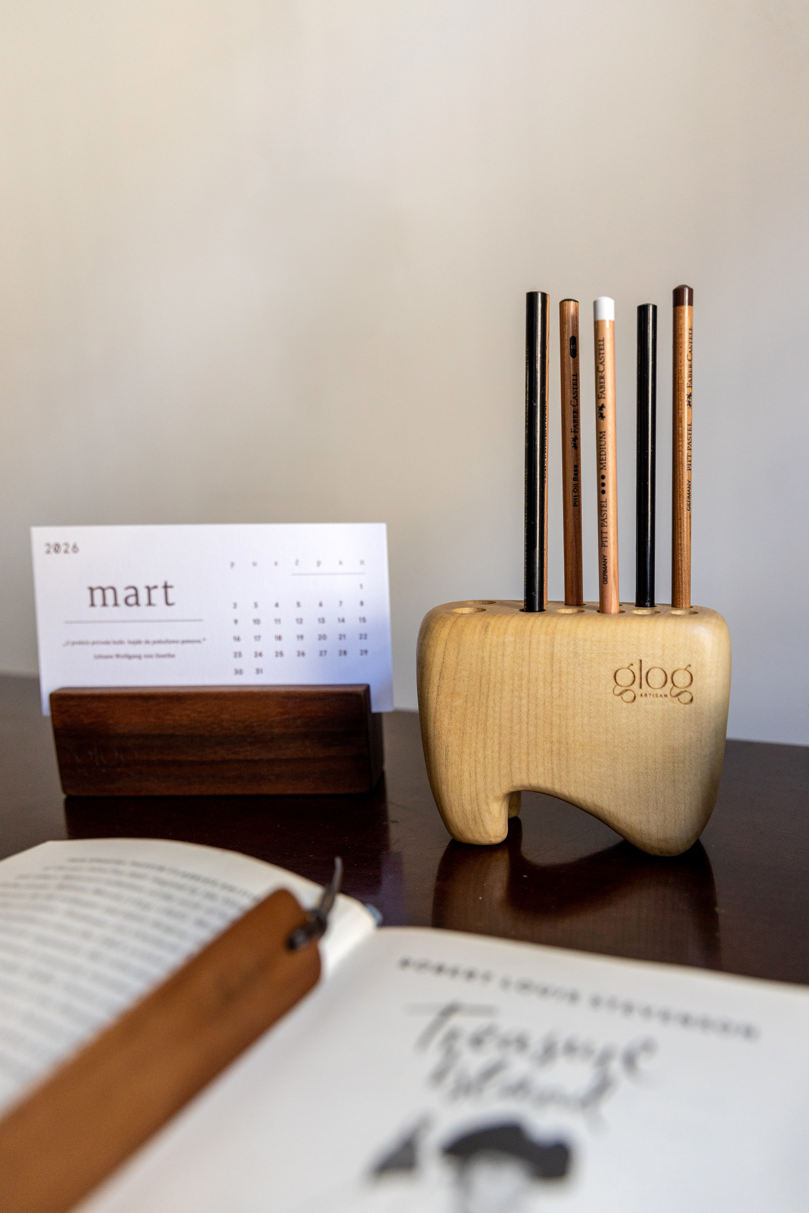 GLOG Artisan wooden calendar
